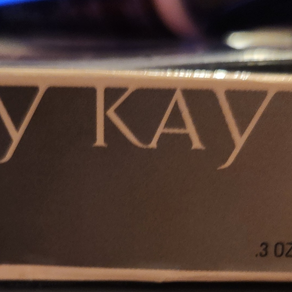 Mary Kay Eye Primer